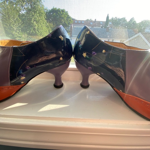 Fluevog Bellevue Ella Baker Brogued Heel with Cutout - Picture 3 of 9